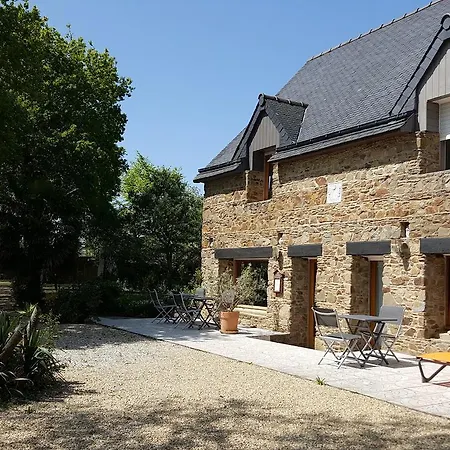 Les Gites Du Goelo Bed & Breakfast 3*